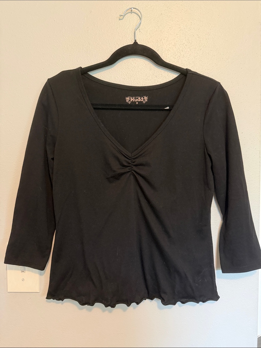 Mudd Black V-Neck Ruched Three-Quarter Sleeve Top
